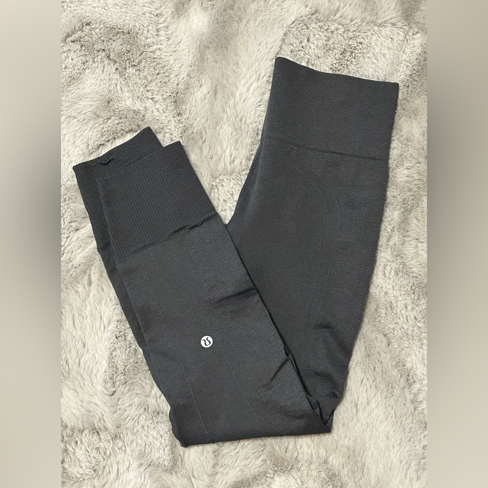 Lululemon Ebb To Street Flow Charcoal Gym Leggings - Size 6